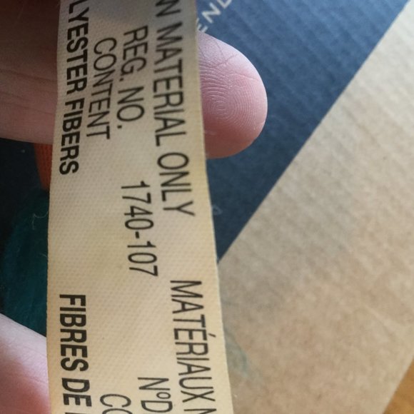 Furby works tie dye in excellent working condition - Picture 6 of 7